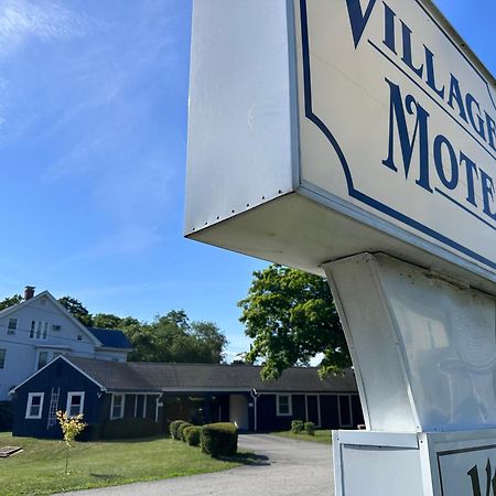 Village Motel Clinton Extérieur photo