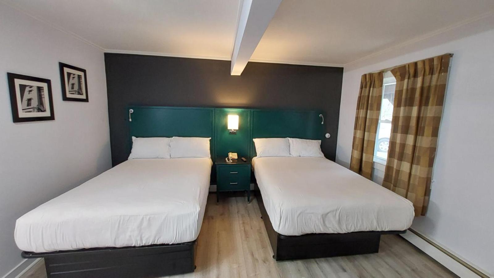 Village Motel Clinton Extérieur photo